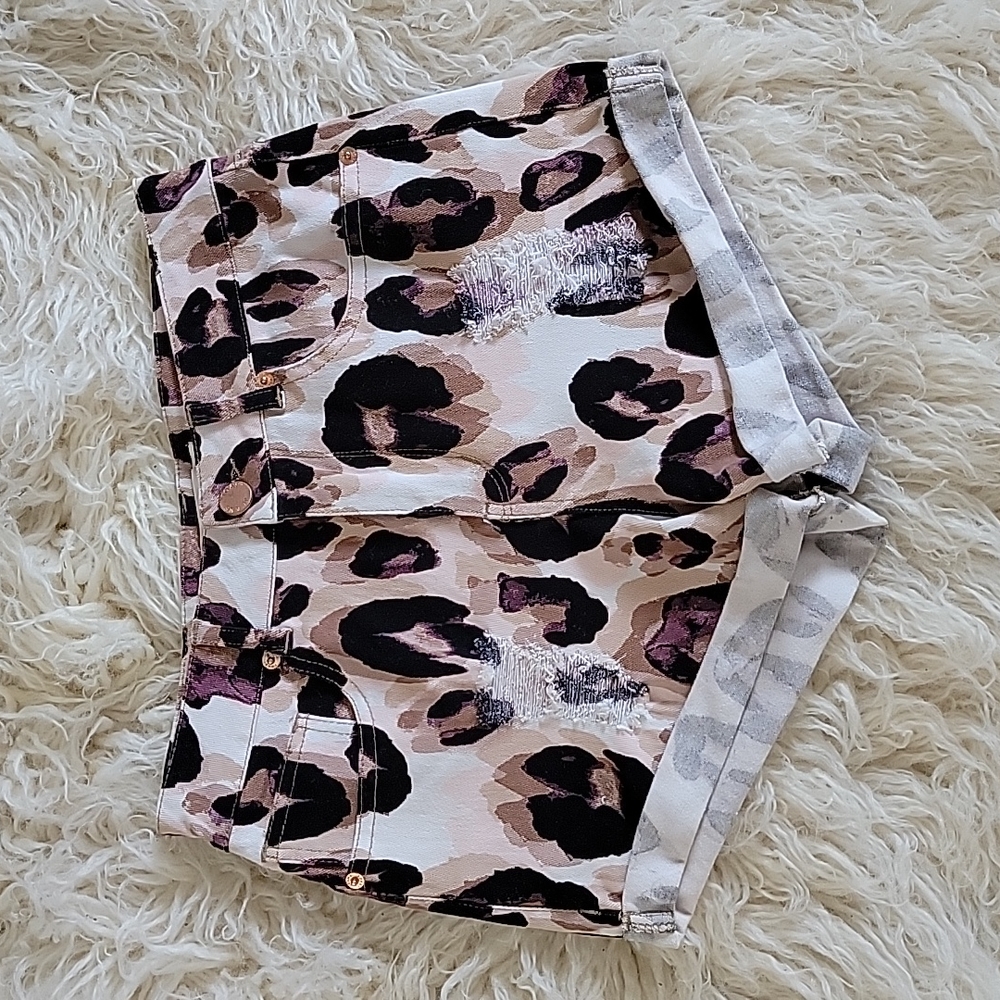 NEW! Toast Jeans Distressed Leopard Print Cuffed High Rise Stretch Denim Shorts